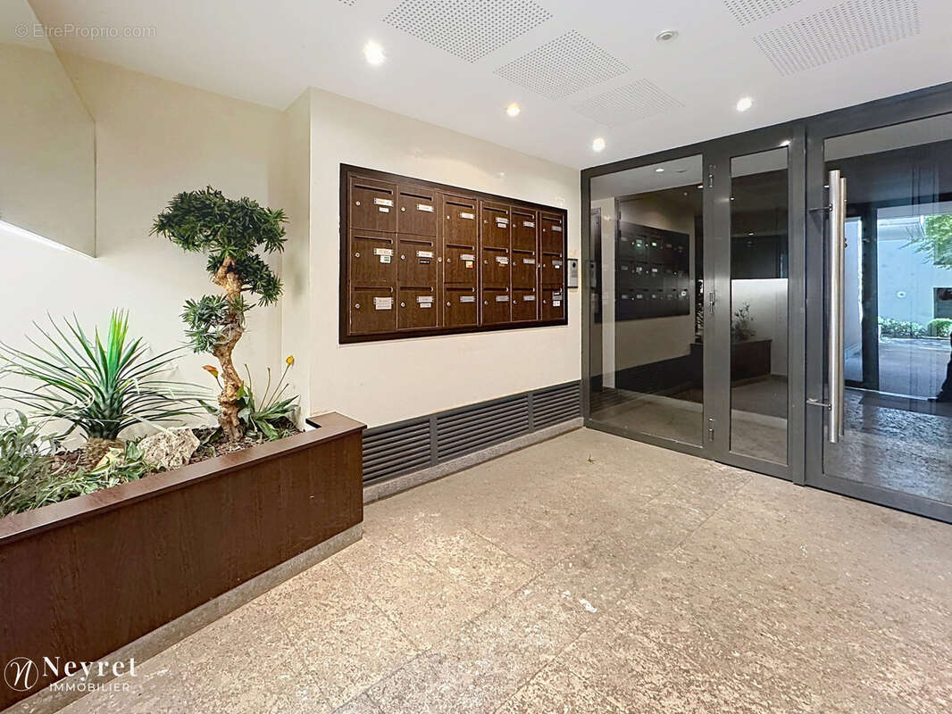 Appartement à SAINT-GENIS-LAVAL