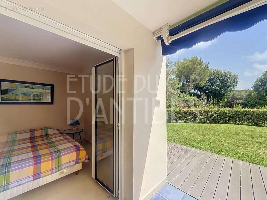 Appartement de standing dans résidence avec piscine. 2 chambres - 2 bains. Orée du Cap d'Antibes - photo 9