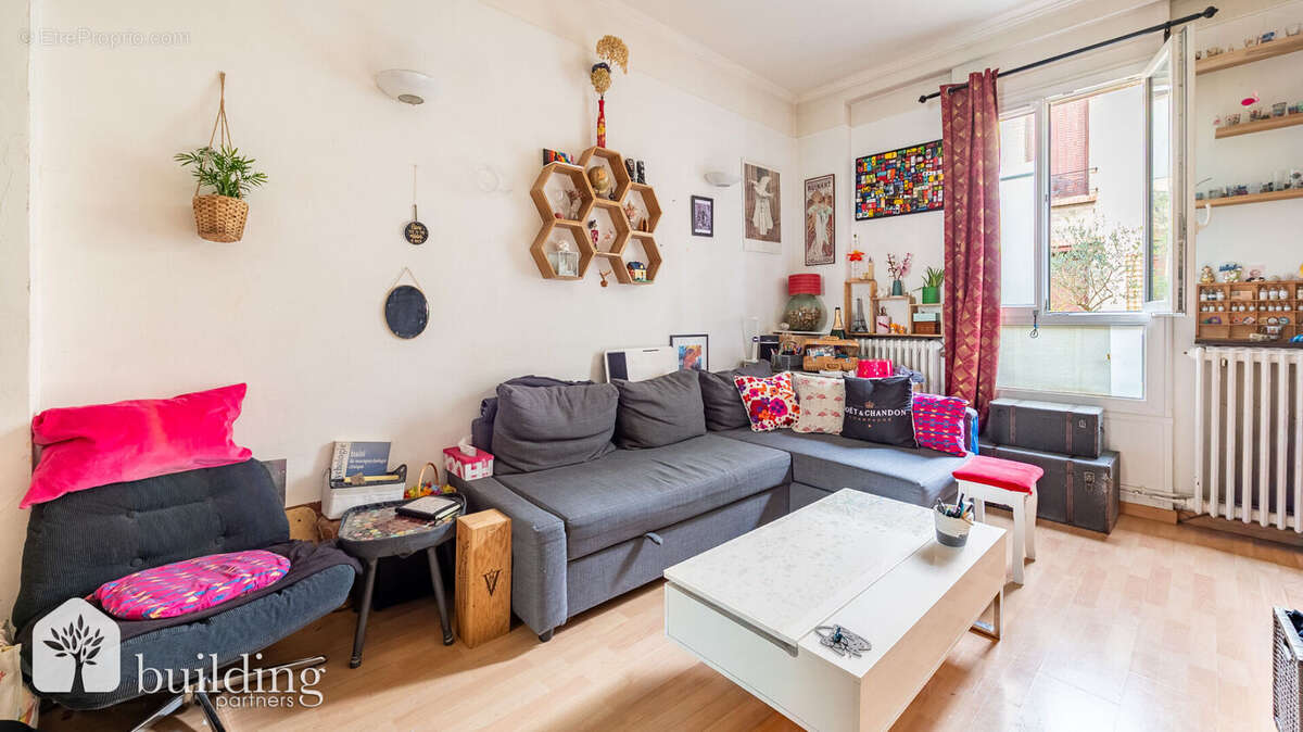 Appartement à COURBEVOIE