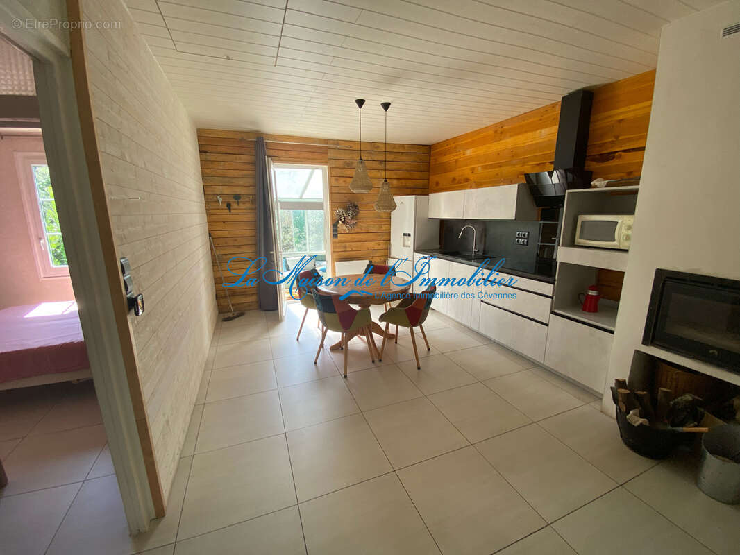 A 5 minutes d'Anduze, Maison de F3 avec véranda  au calme sur 1434 m2 de terrain - photo 3