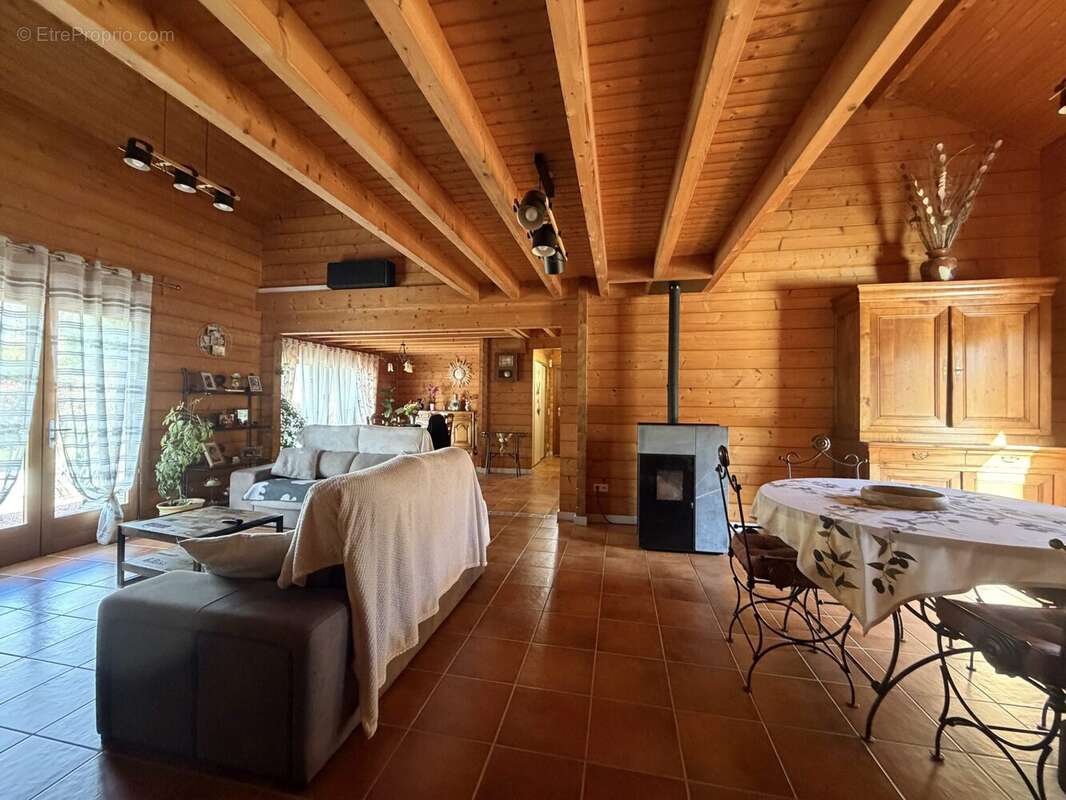 Maison à BLANZAC