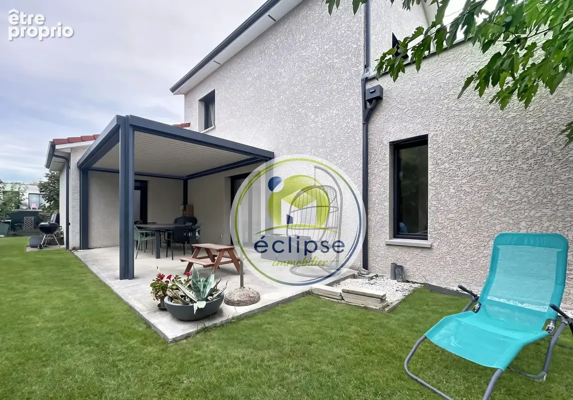 Centre Polliat - Maison indiv. récente 4 Ch. + garage et jardin - photo 16
