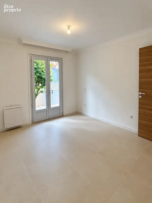 Villa 3 faces plain pied avec piscine - photo 9