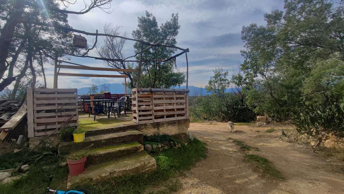 Terrain à SAINT-JEAN-PLA-DE-CORTS