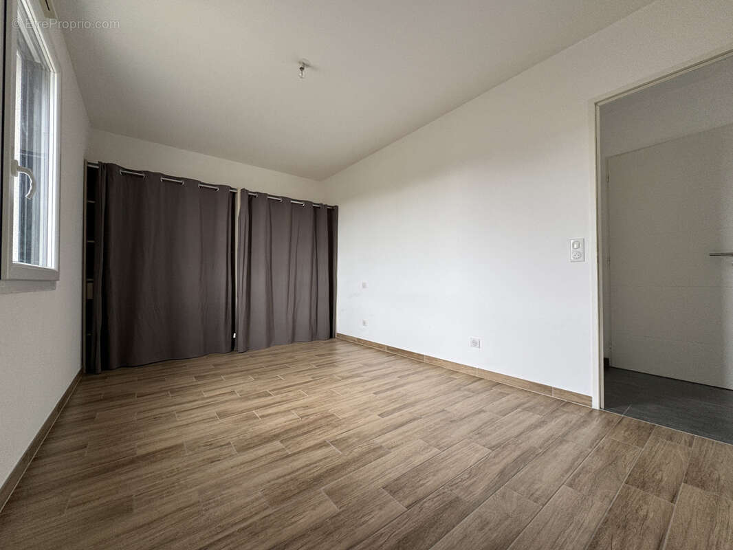 Maison de plain-pied 2018 à vendre à NIORT secteur Paul Guérin   3 chambres + garage - photo 6