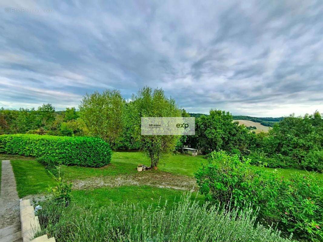 Maison à CASTELNAU-MONTRATIER