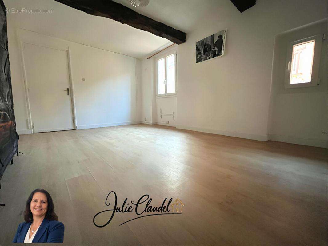 Maison à CHATEAUDOUBLE