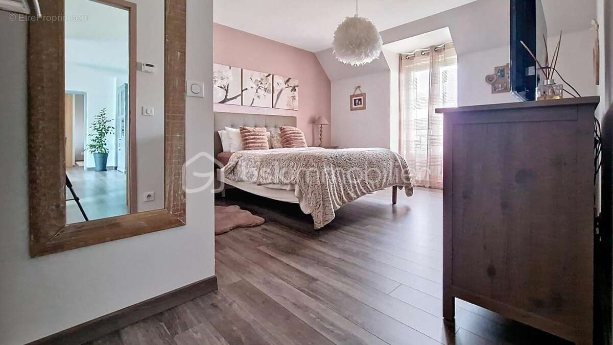 Maison à CLAYE-SOUILLY