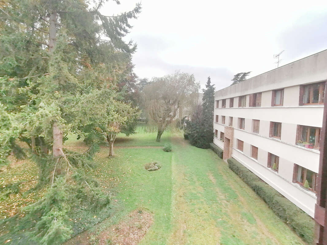 Appartement à L'ETANG-LA-VILLE