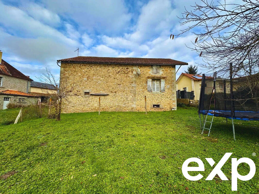 Maison à BUSSEROLLES