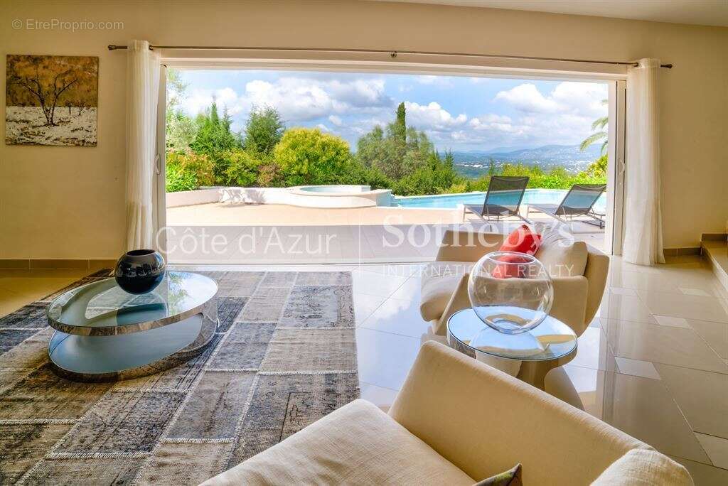 Maison à MOUANS-SARTOUX