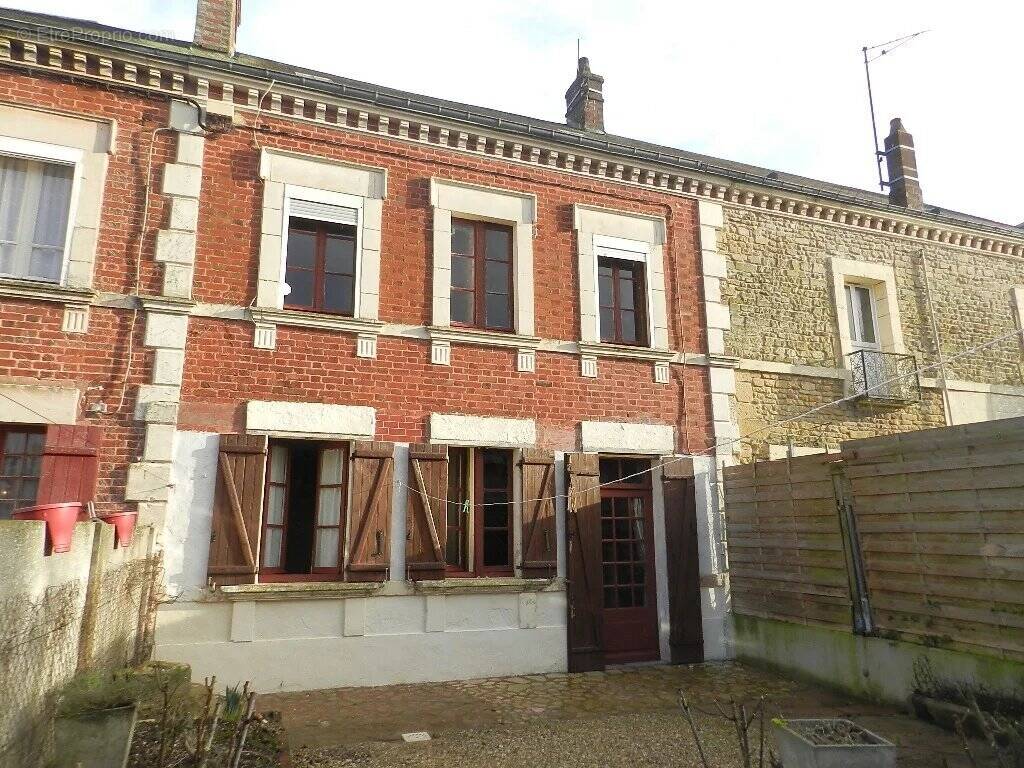 Maison à SAINT-PIERRE-SUR-DIVES