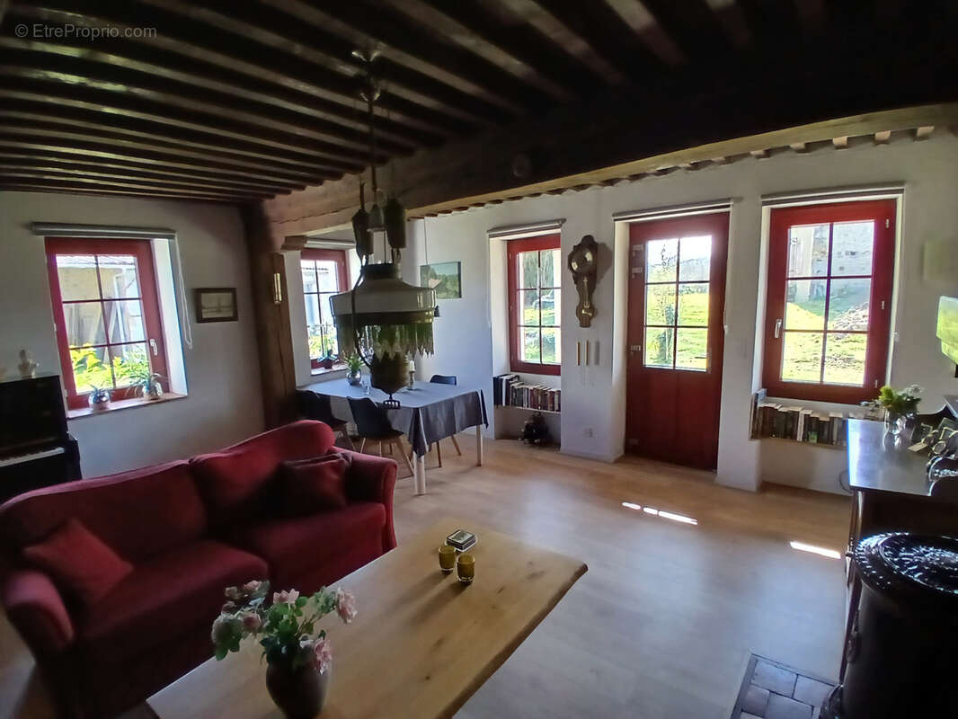 Maison à CHASTELLUX-SUR-CURE