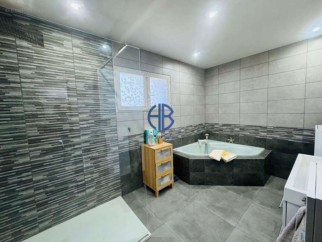 Maison à SAINT-CHEF