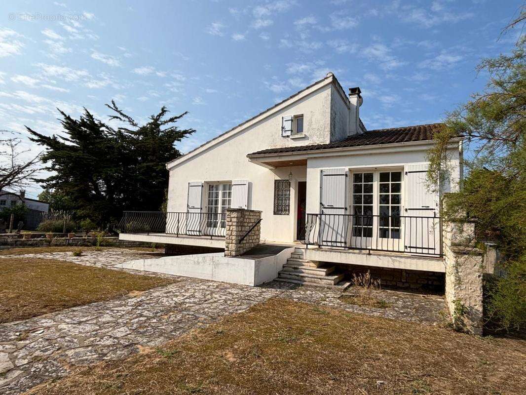 Maison à LA BREE-LES-BAINS