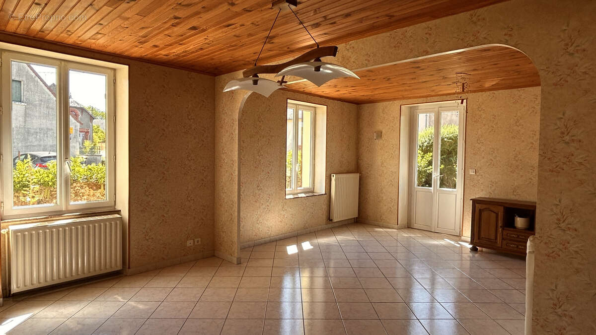 Maison à SACIERGES-SAINT-MARTIN