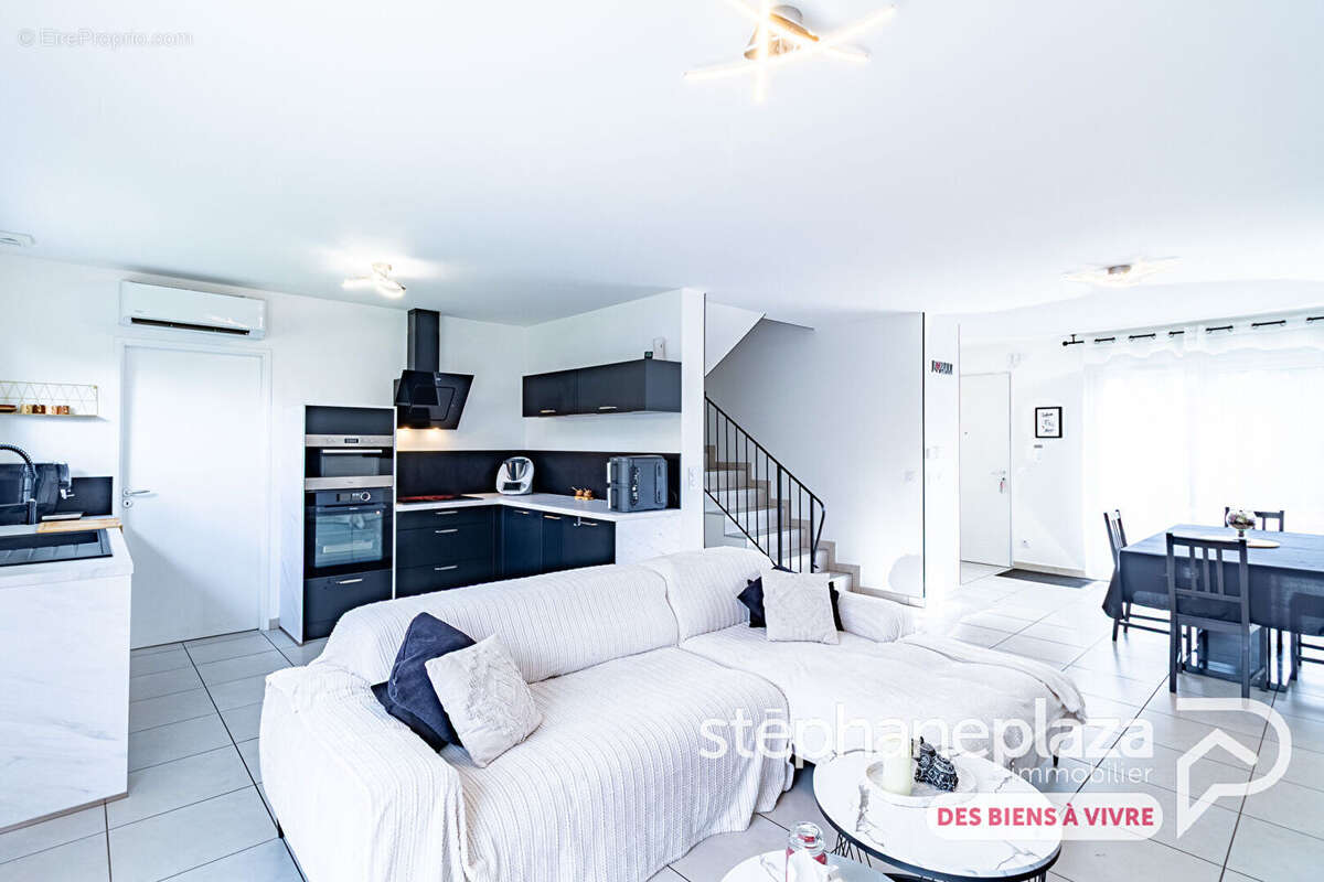 Maison à SAINT-PAUL-DE-VARAX