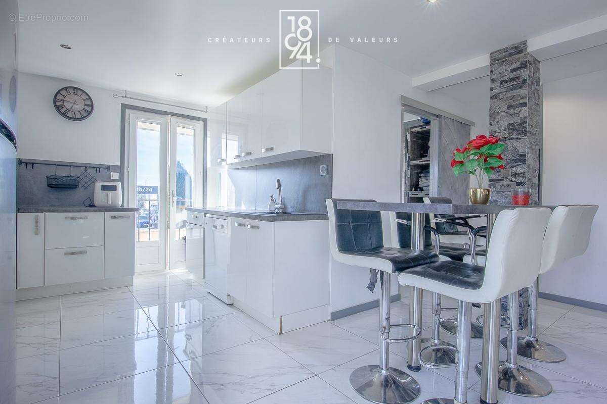 Appartement à CHATEAUNEUF-LES-MARTIGUES