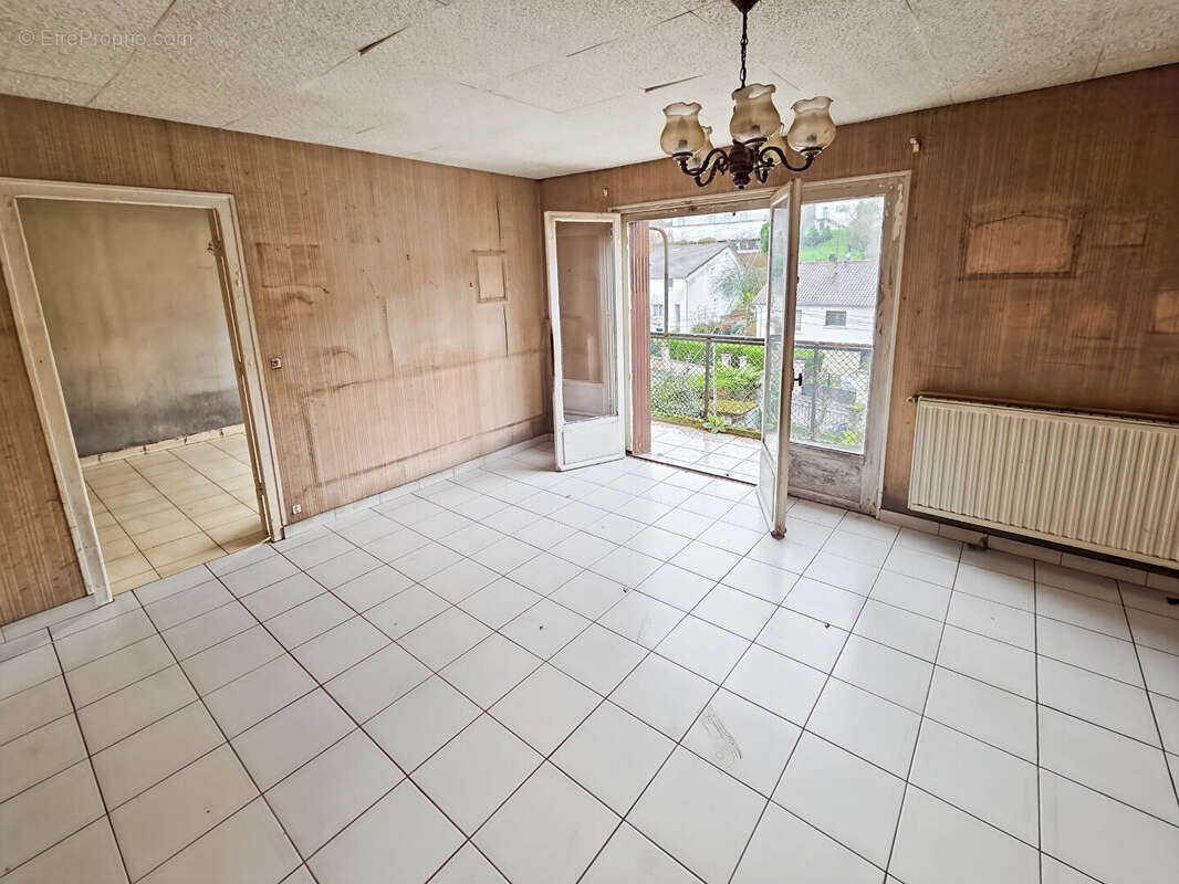 Maison à VERRIERES-LE-BUISSON