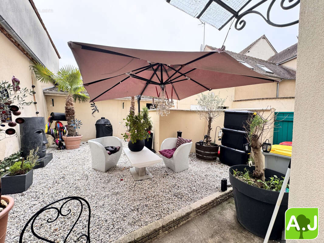 Appartement 93 m² à Anet  - photo 2