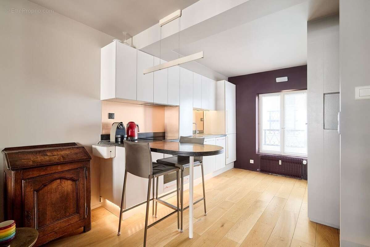 Appartement à PARIS-3E