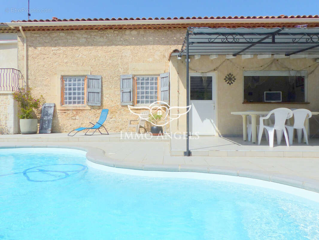Maison à SAINT-JEAN-DE-CORNIES