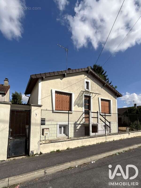 Maison 77 m² à Goussainville  - photo 2