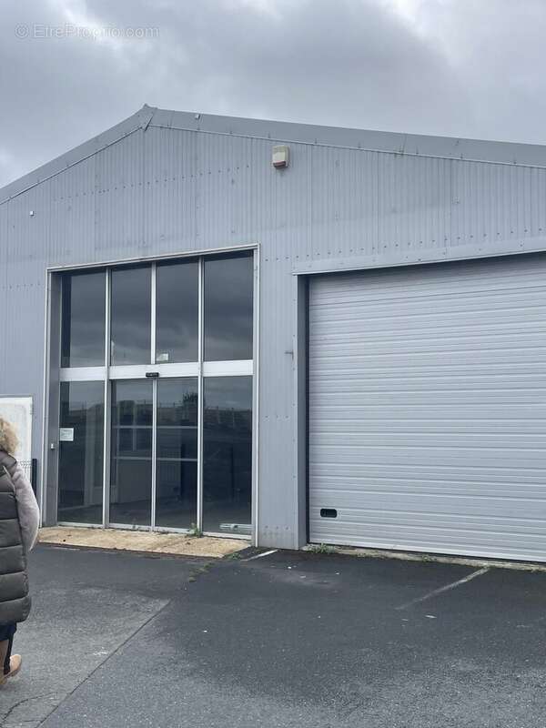 Commerce à CARPIQUET