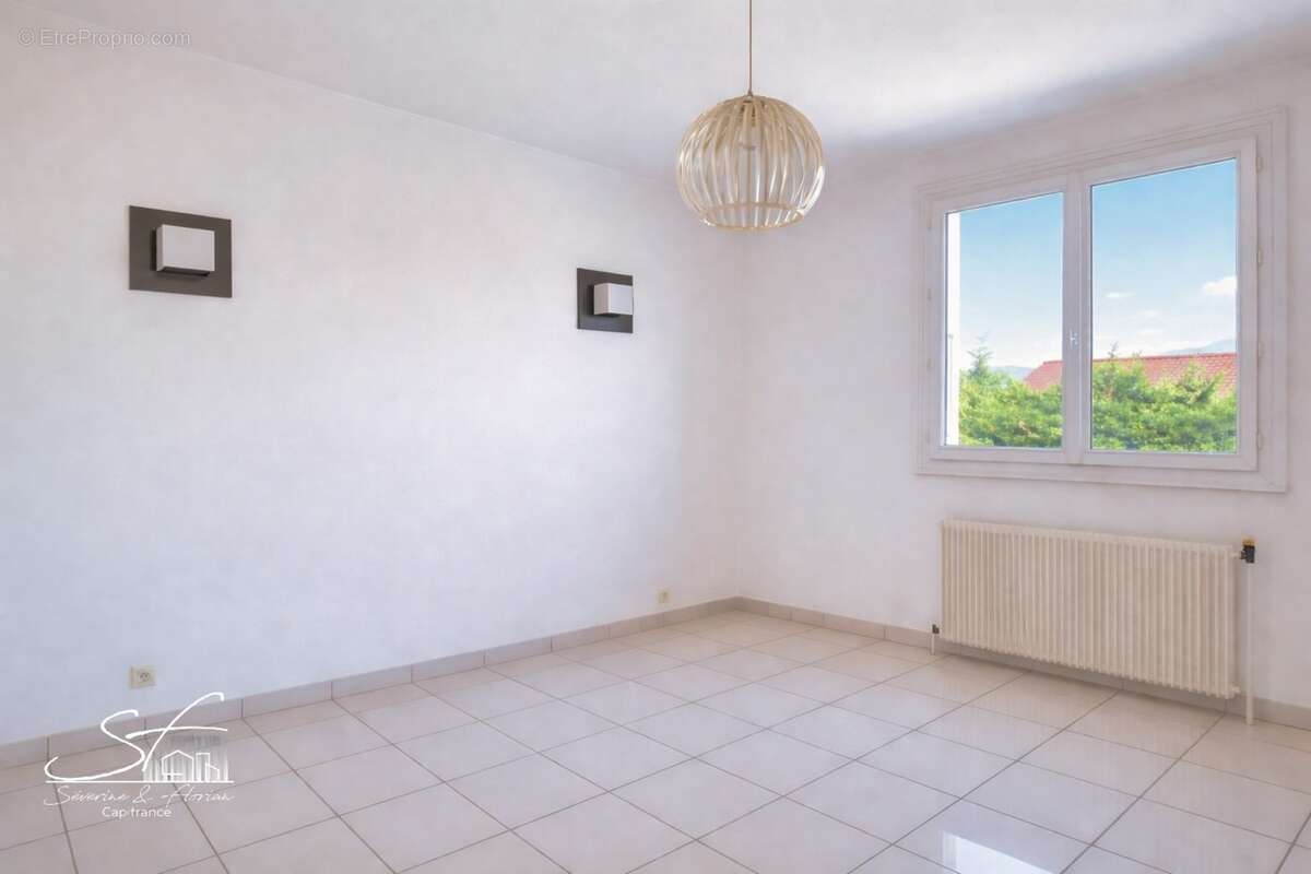 Maison 6 pièces à vendre à CHAPAREILLAN (38) - photo 9