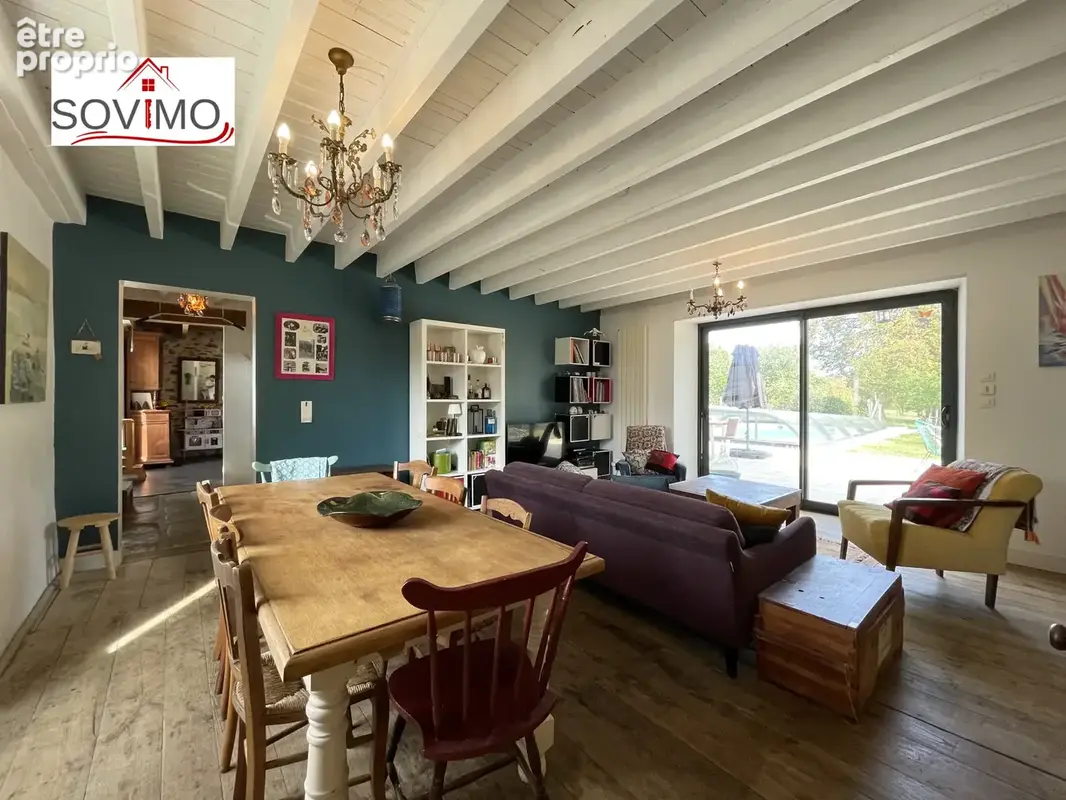 En campagne, belle maison charentaise indépendante en pierre, entièrement restaurée, sur 4800 m2 de terrain - photo 4