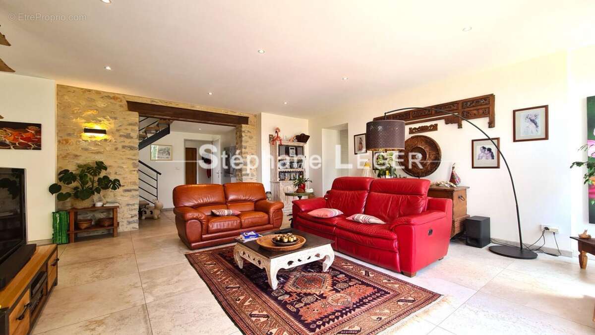 Maison à MONTELIMAR