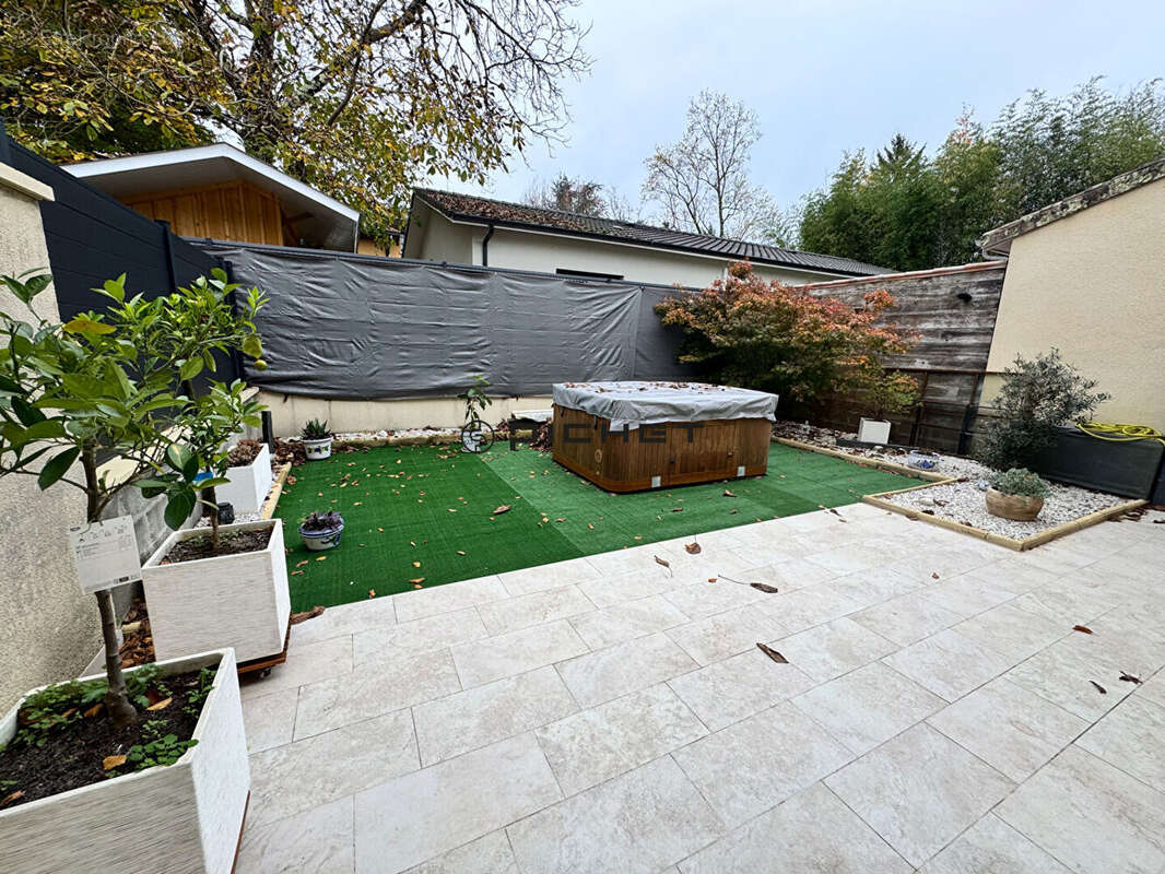 Maison à SAINT-MEDARD-D&#039;EYRANS