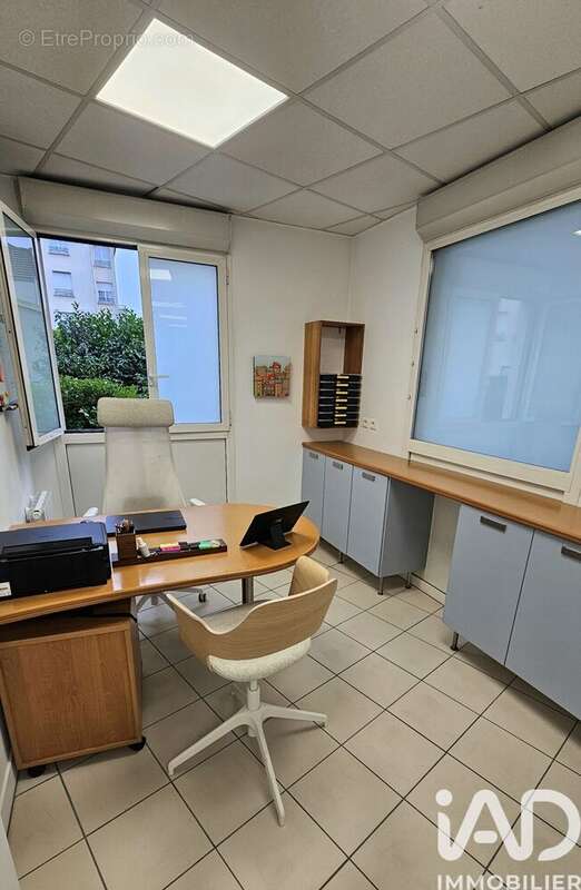Commerce 43 m² à Sevran  - photo 2