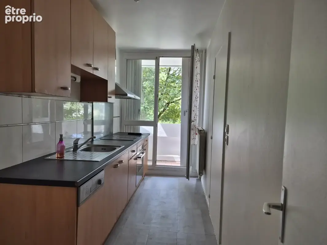 À vendre   Appartement T3 de 72 m2 avec balcon et bureau à Villepinte - photo 2