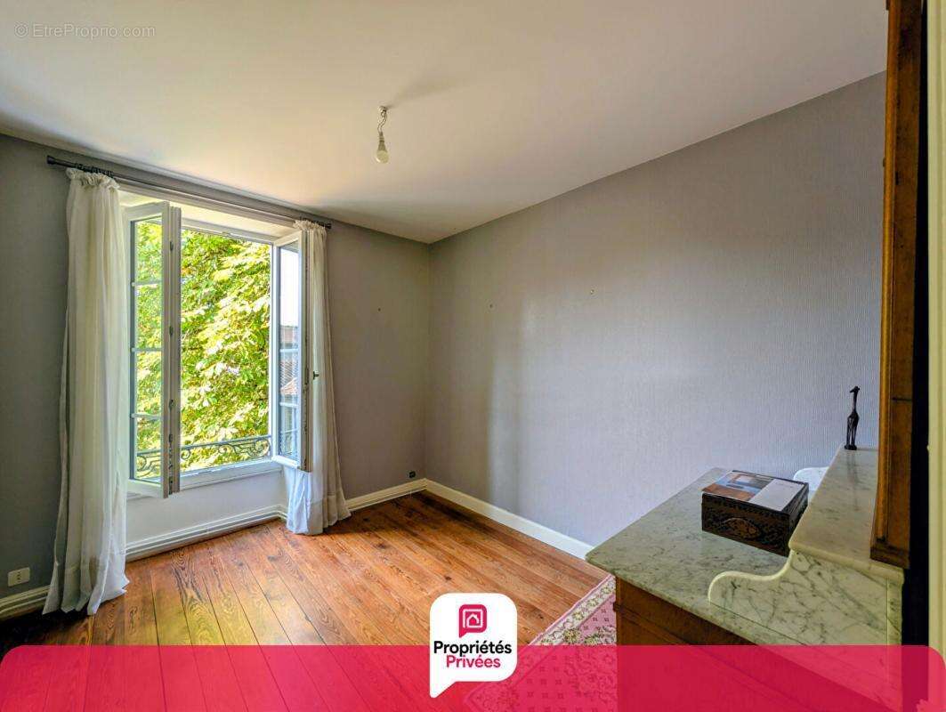 Maison de Caractère  204m² du XVIII Siècle à Salignac Sur Charente réf 459959 - photo 15