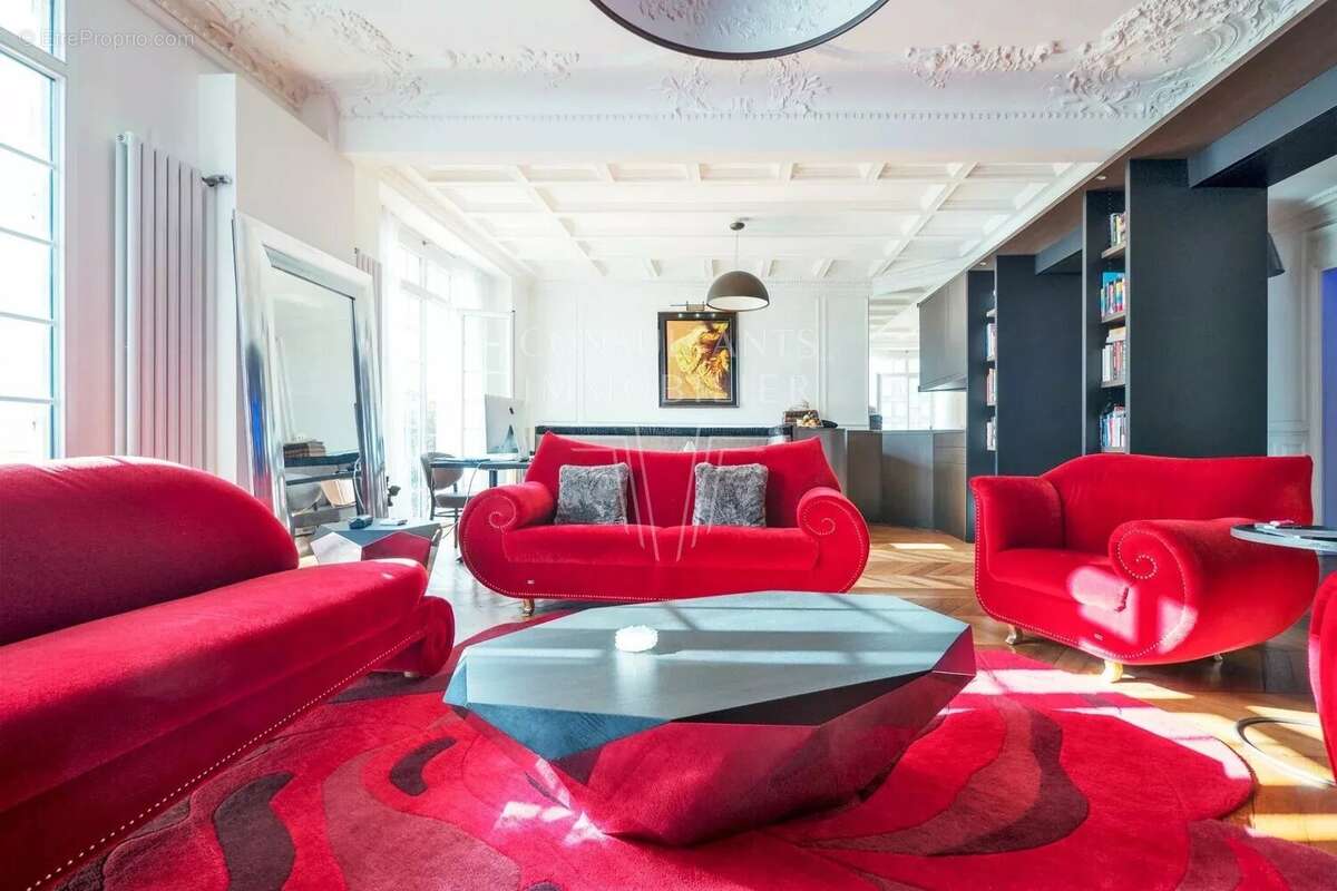 Appartement à NEUILLY-SUR-SEINE