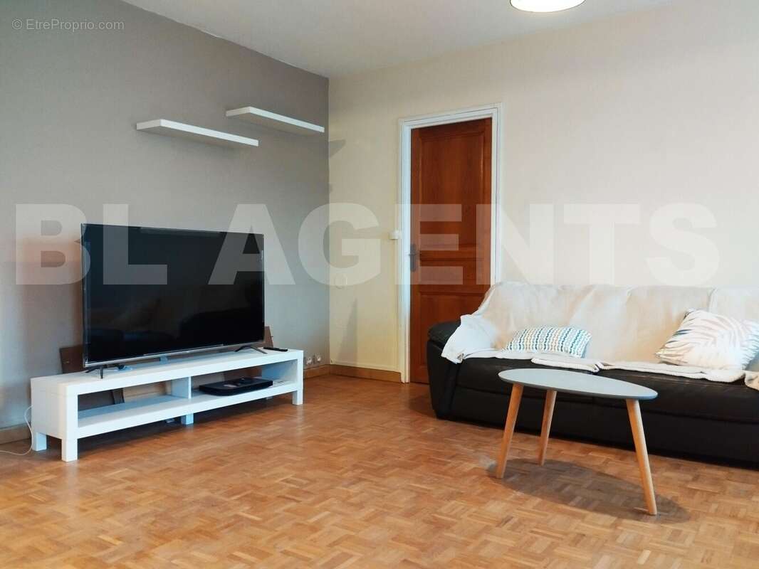 Salon bis - Appartement à LIVRY-GARGAN