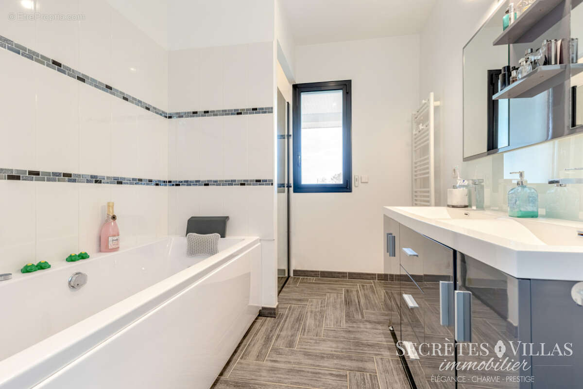 Maison à CARIGNAN-DE-BORDEAUX