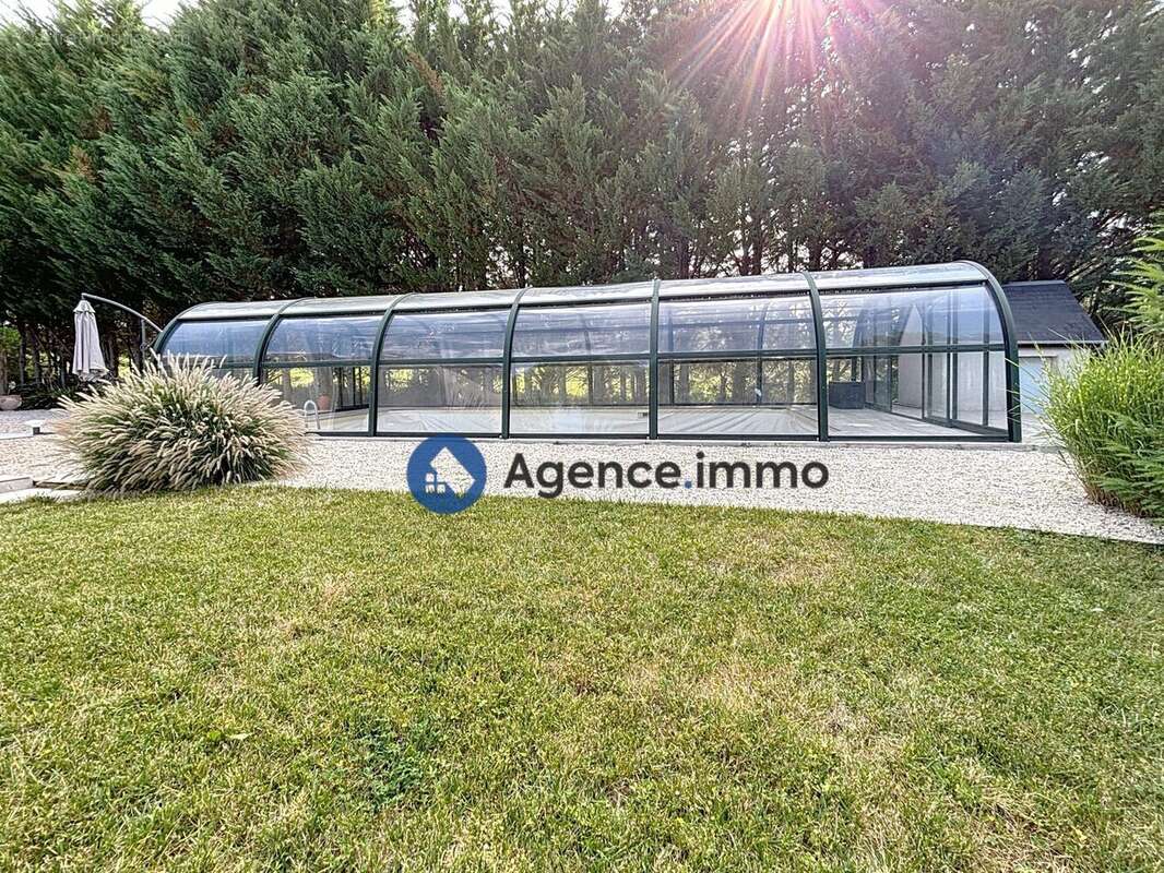 Maison à SAINT-ANTOINE-DU-ROCHER