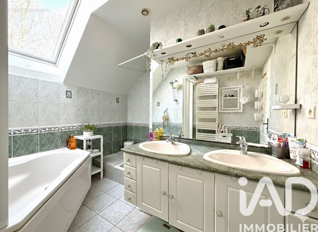 Photo 8 - Maison à VERRIERES-LE-BUISSON