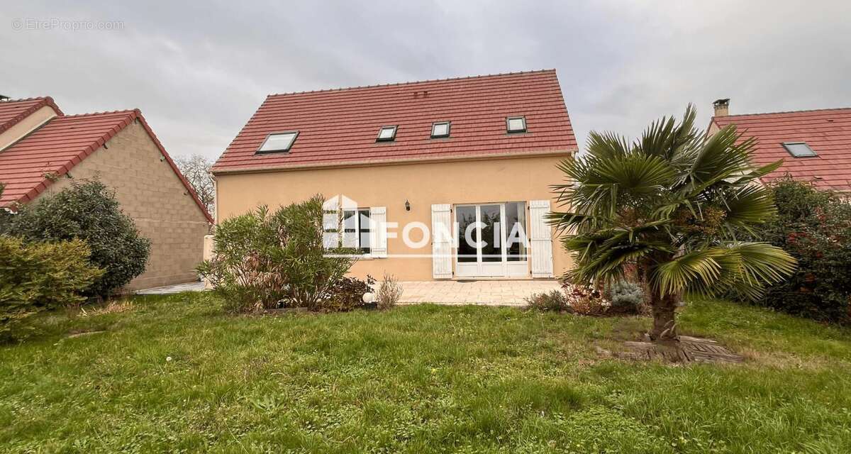 Maison à SERVILLE