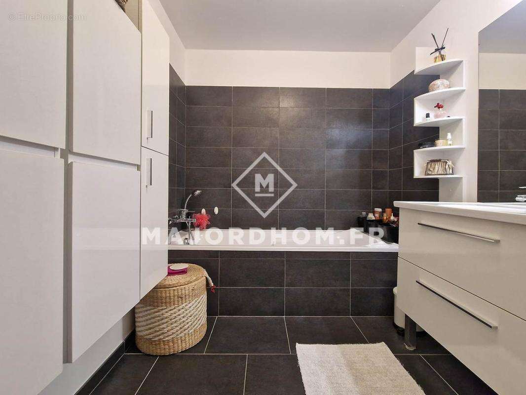Appartement à MARSEILLE-9E