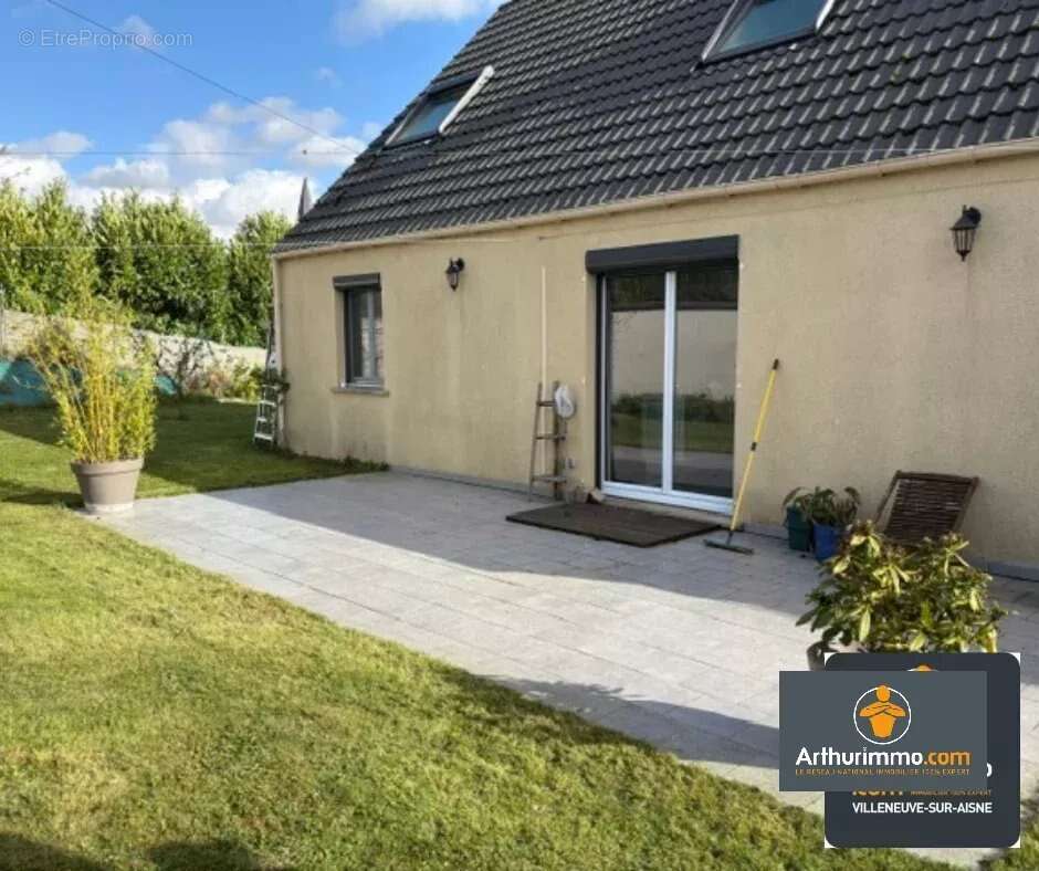 Maison à NEUFCHATEL-SUR-AISNE