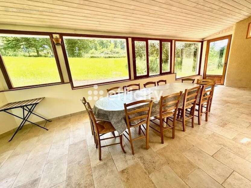 Maison à SERMENTIZON