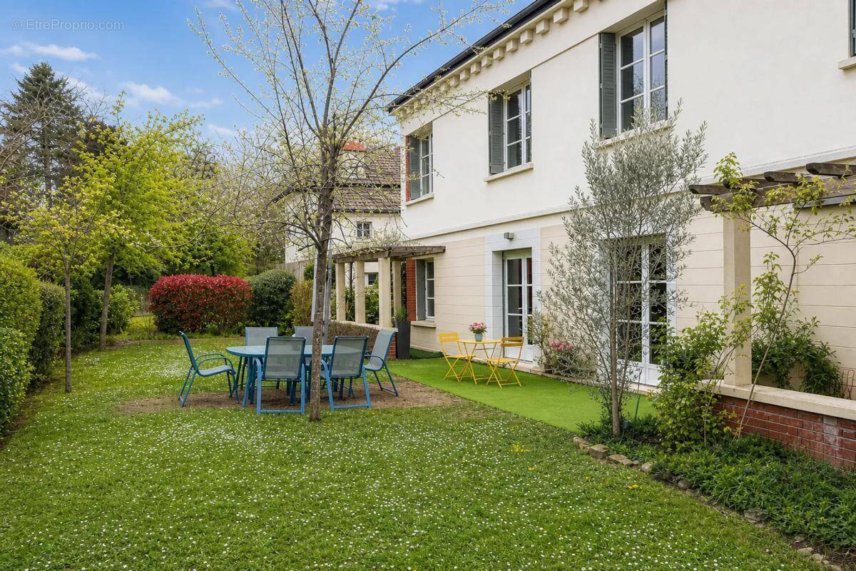 Appartement à GARCHES