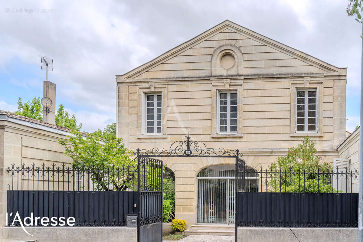 BORDEAUX JARDIN PUBLIC - Magnifique maison pierre avec garage et extérieurs. - photo 2