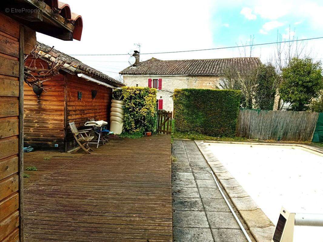 Maison à SAINT-BEAUZILE