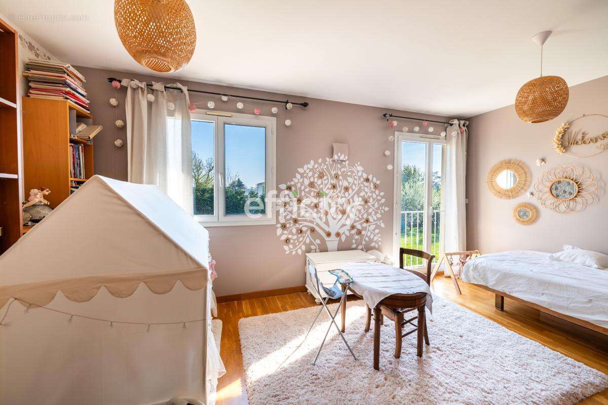 Maison à SAINT-CYR-AU-MONT-D'OR