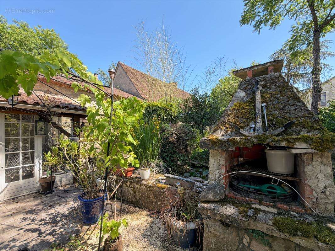 Immeuble de rapport à Limeyrat – Revenus locatifs immédiats - photo 4