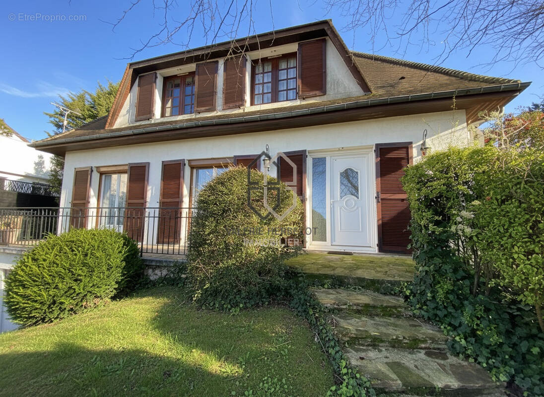 Maison à CHAMPIGNY-SUR-MARNE